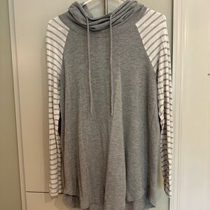 Pink Clover Gray and White Knit Top